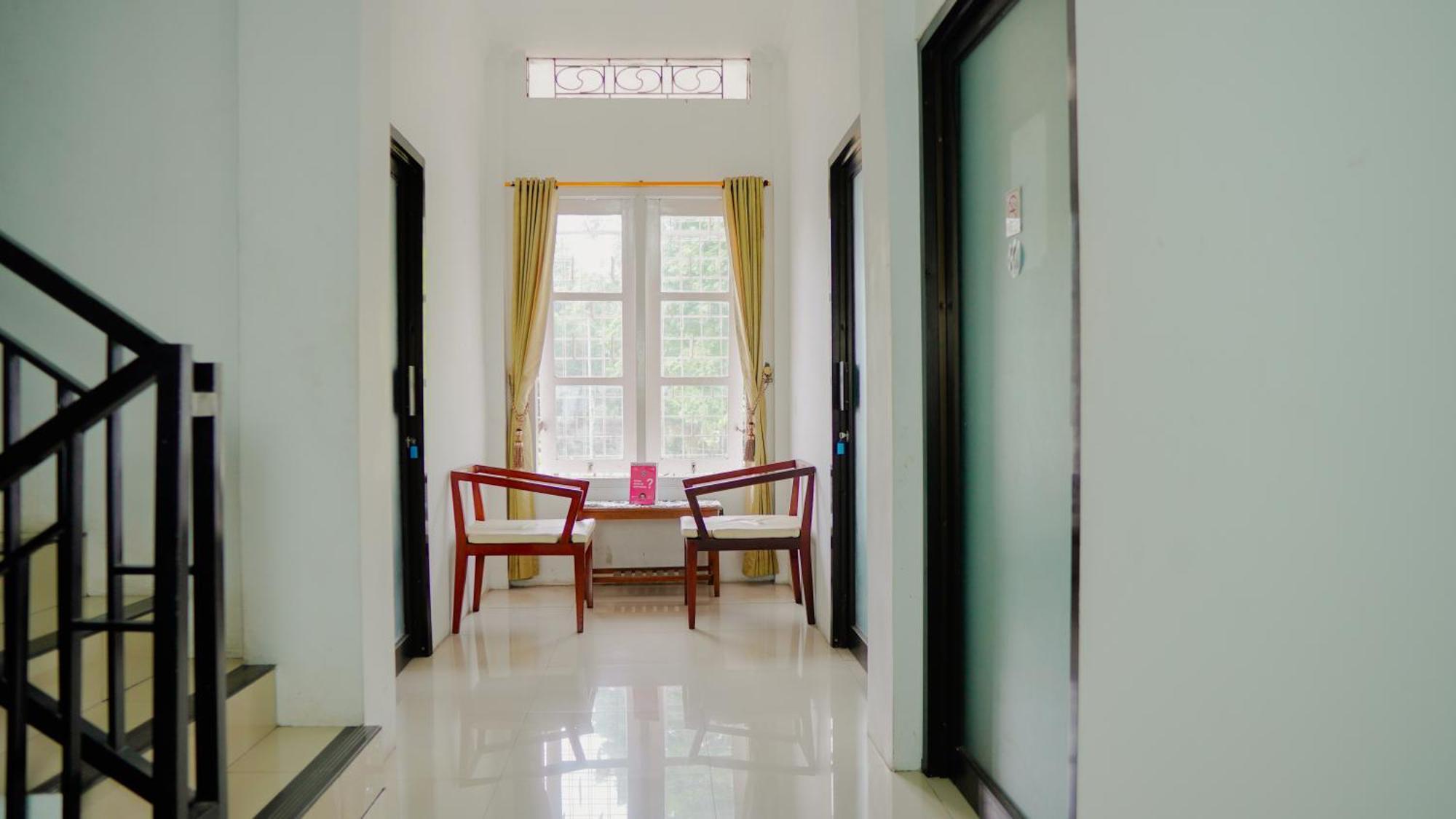 Dormitory Tourism Sritanjung Banyuwangi By Gajahsora Management Екстер'єр фото