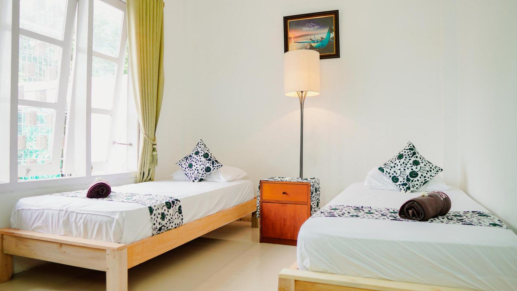 Dormitory Tourism Sritanjung Banyuwangi By Gajahsora Management Екстер'єр фото