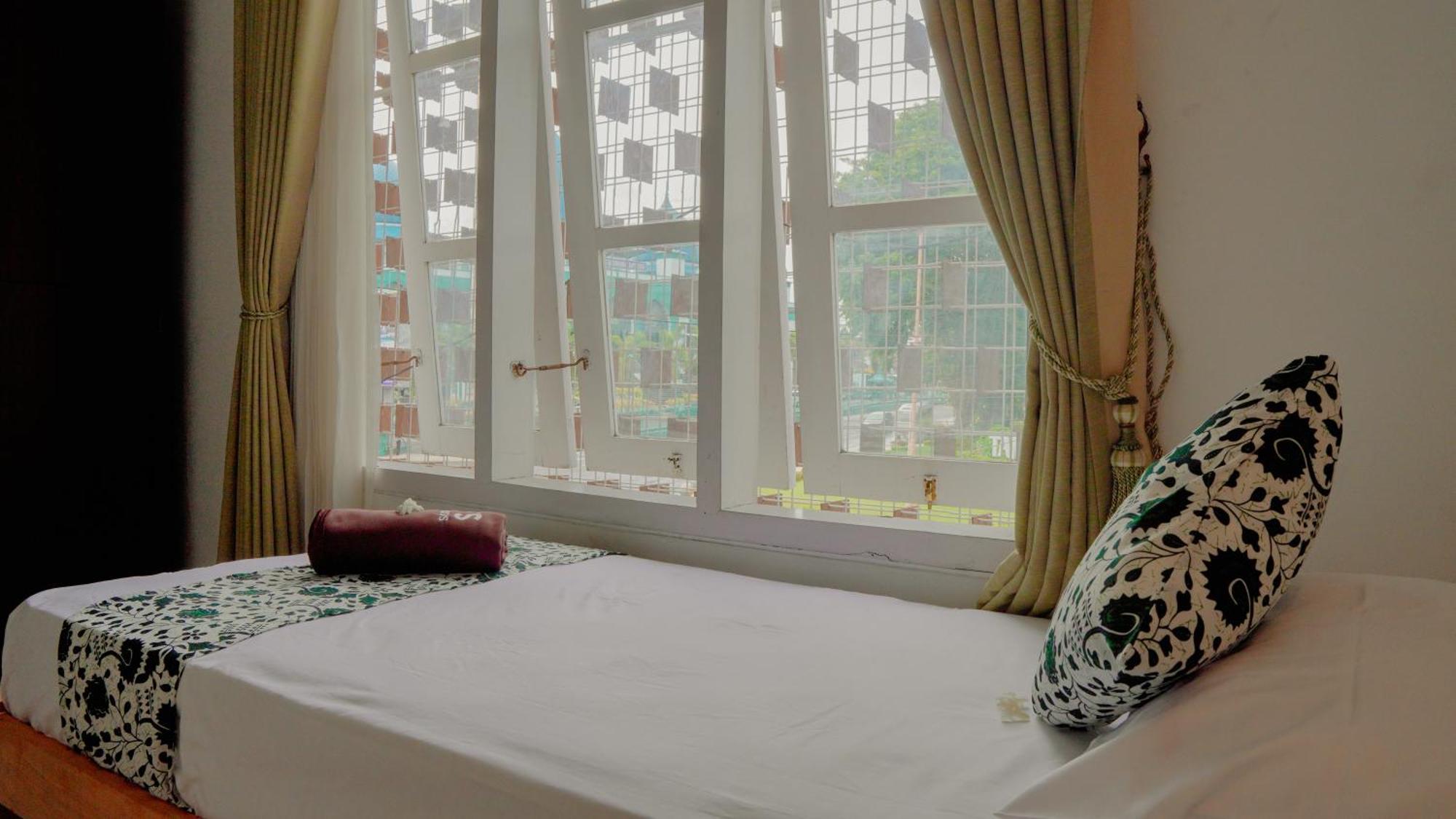 Dormitory Tourism Sritanjung Banyuwangi By Gajahsora Management Екстер'єр фото