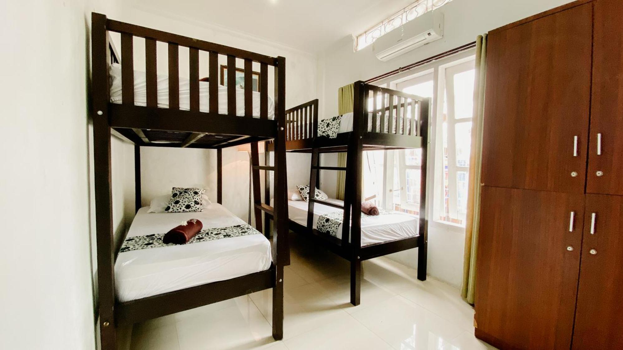 Dormitory Tourism Sritanjung Banyuwangi By Gajahsora Management Екстер'єр фото