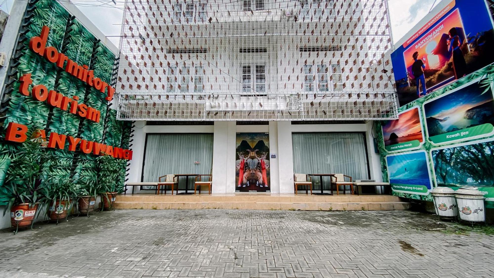 Dormitory Tourism Sritanjung Banyuwangi By Gajahsora Management Екстер'єр фото